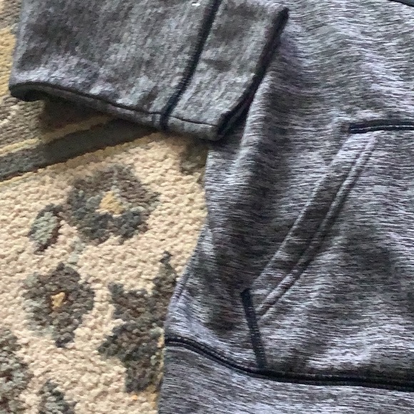 Under Armour sweatshirt hoodie gray & black size YSM/JP/P in excellent s… - Picture 6 of 8